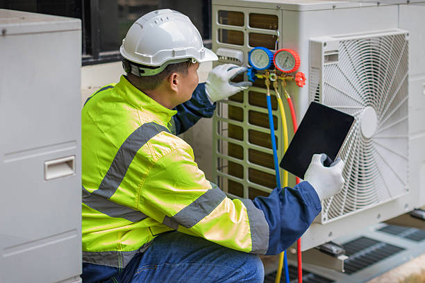 Professional Ductwork Repair technician working in Pollok, TX